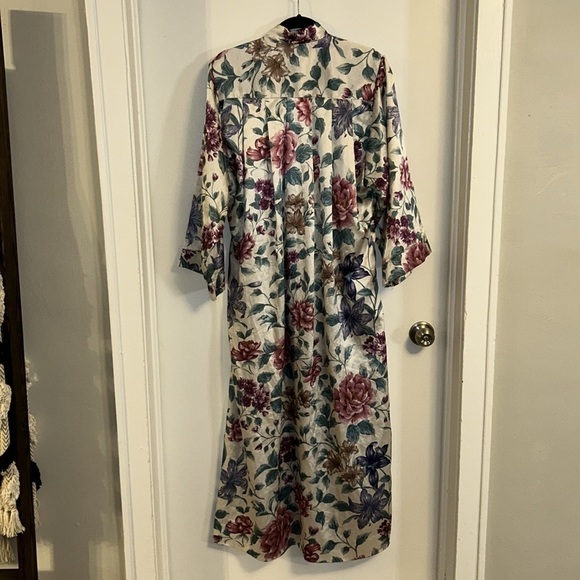Vintage Primary Layer Medium Rose Floral Satin Caftan Housecoat Robe Nightgown - Picture 17 of 17